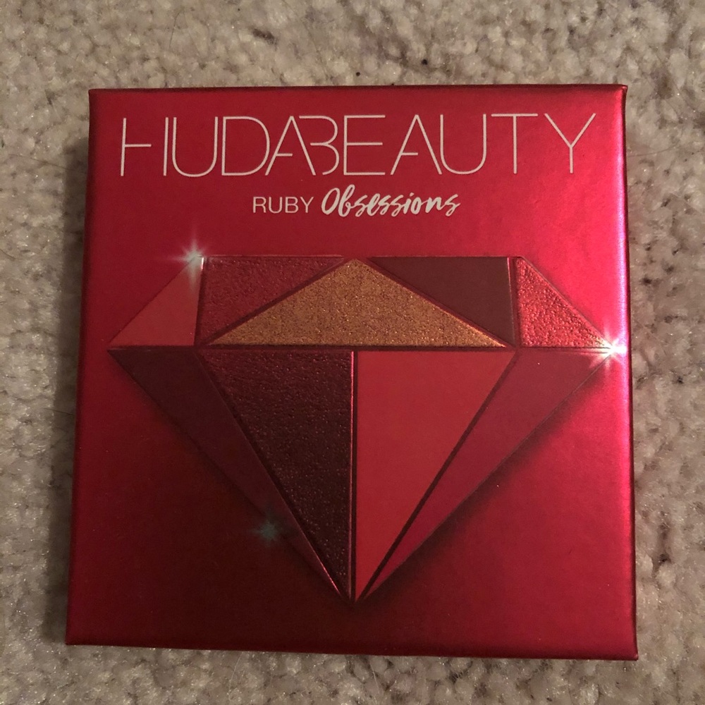 Huda Beauty Ruby Obsessions